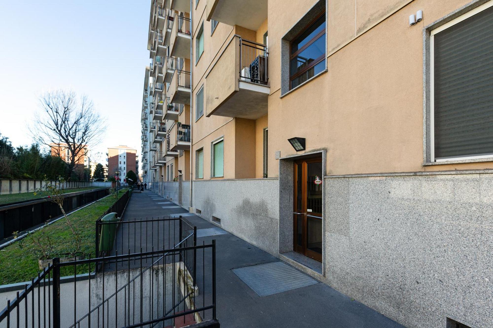 Elegant Milan Apartment In Restocco Area Luaran gambar
